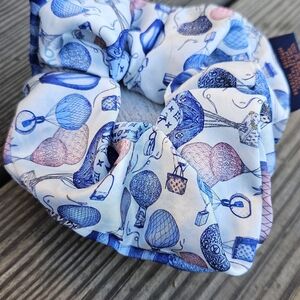 Silk Vivi Scrunchie